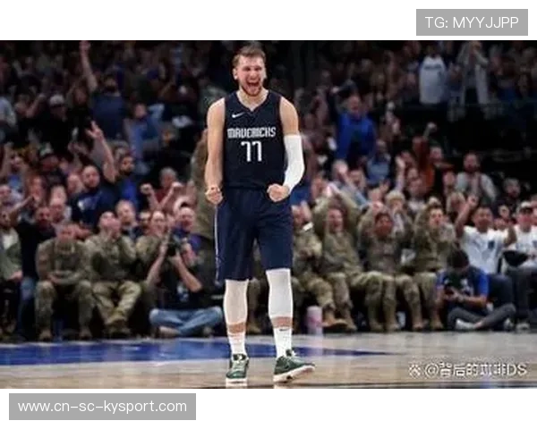 东契奇再创新高,单场砍下35分12篮板10助攻,成就三双传奇 东契奇再创新高,单场砍下35分12篮板10助攻,成就三双传奇